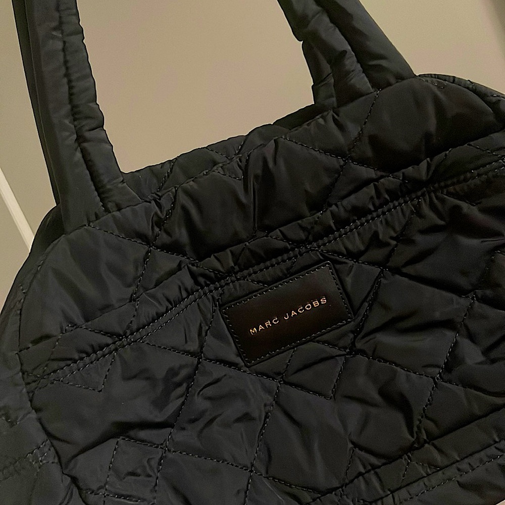 marc jacobs nylon plush quilted purse 🖤 - Picture 3 of 3